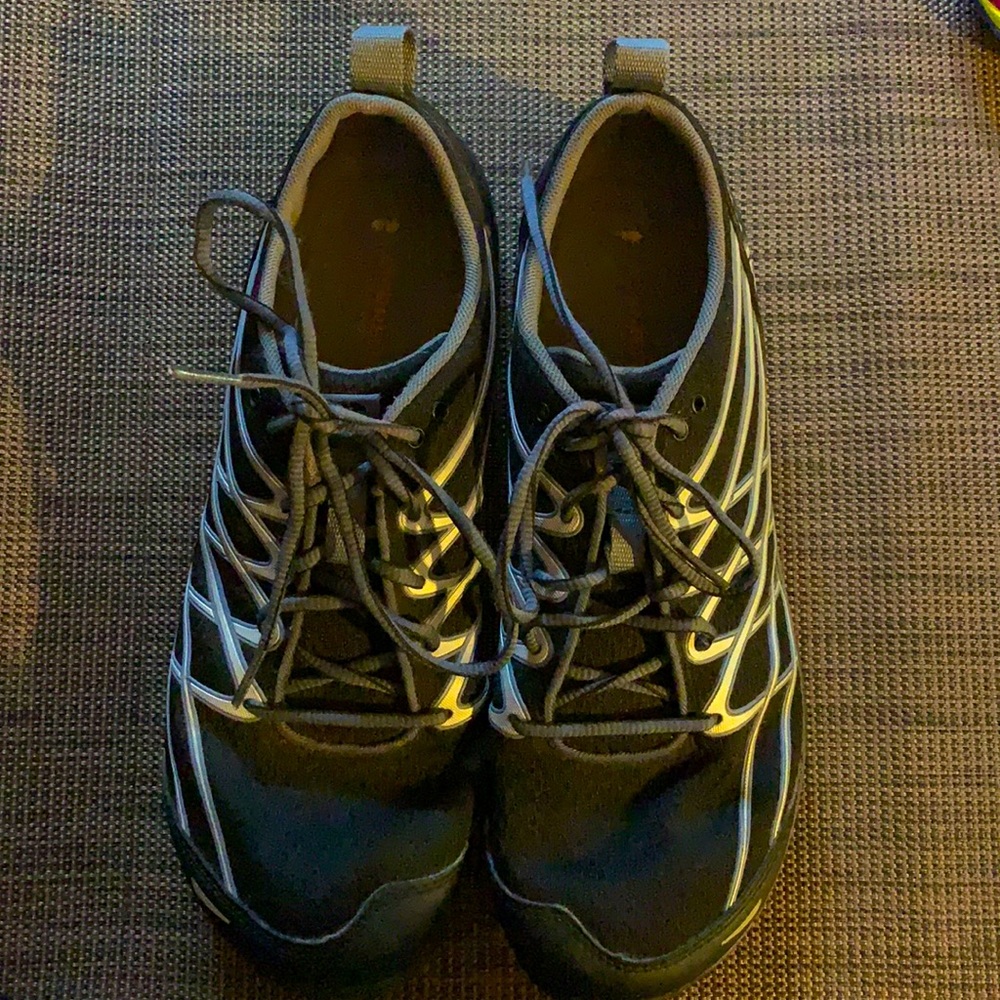 Merrill sneaker